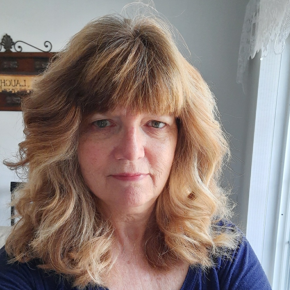 Meet your Posher, Evelyn